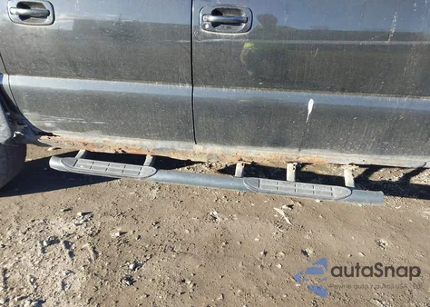 2002 Chevrolet Suburban 1500 Z71 z USA, uszkodzony, nr VIN 3GNFK16Z32G297478